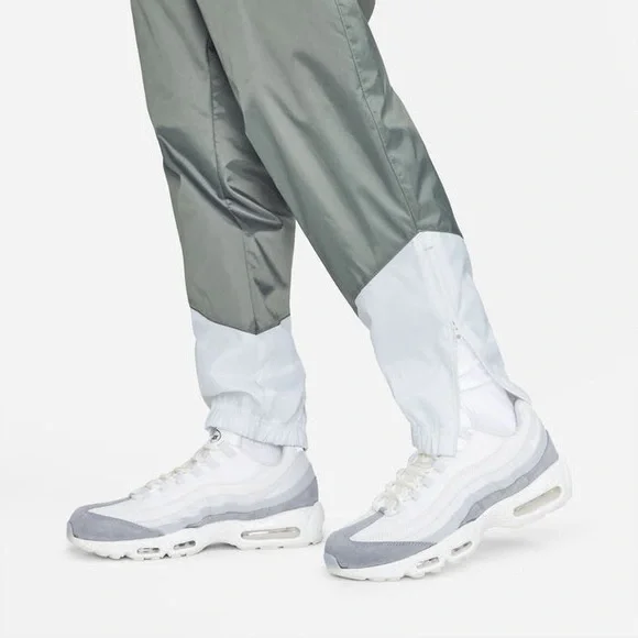*NWT* Nike Windrunner Woven Lined Pants - Picture 5 of 11